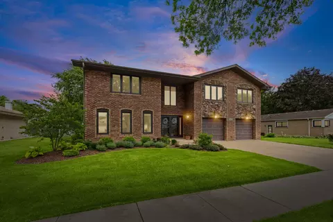 1227 S Highland Ave, Arlington Heights, IL 60005