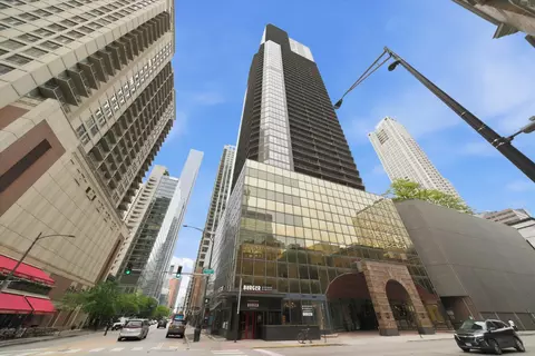 10 E Ontario St #4506, Chicago, IL 60611