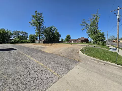 2007 W Main St, Marion, IL 62959 photo 2
