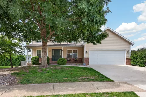 42 Ashling Ct, Bloomington, IL 61704