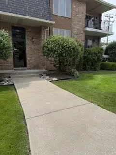 9168 Del Prado Dr #1N, Palos Hills, IL 60465