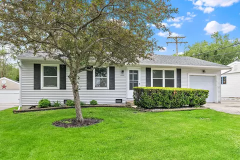 4905 Prairie Ave, Mchenry, IL 60050