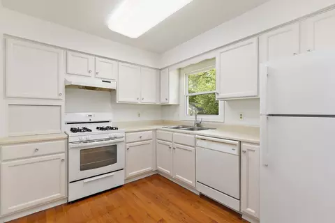 Kitchen - 4905 Prairie Ave, Mchenry, IL 60050 photo 2 of 2