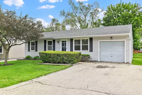 Exterior - 4905 Prairie Ave, Mchenry, IL 60050 photo 2 of 6
