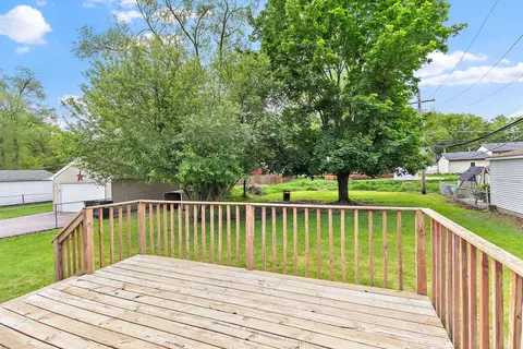 Exterior - 4905 Prairie Ave, Mchenry, IL 60050 photo 3 of 6