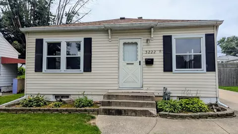 3222 26th St, Rock Island, IL 61201
