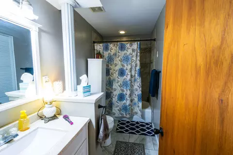 Bath - 408 E Marshall St, Tolono, IL 61880 photo 2 of 4
