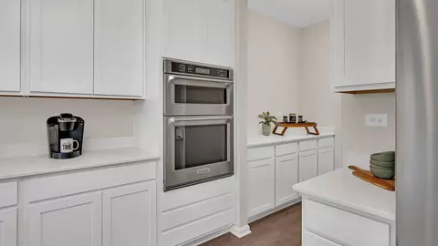 Kitchen - 1234 Tiger Lily Dr, Bartlett, IL 60103 photo 4 of 7