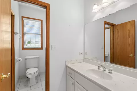 Bath - 6509 W Lakeway Dr, Monee, IL 60449 photo 2 of 3