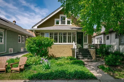 131 N Harvey Ave, Oak Park, IL 60302