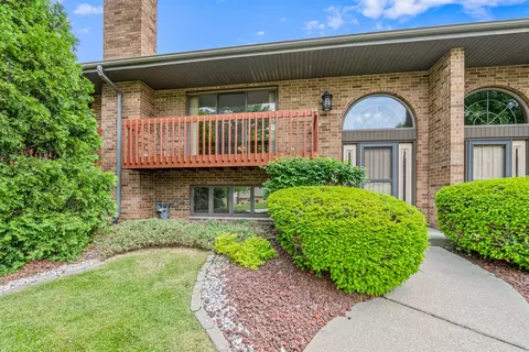 1109 Warner Ave, Lemont, IL 60439