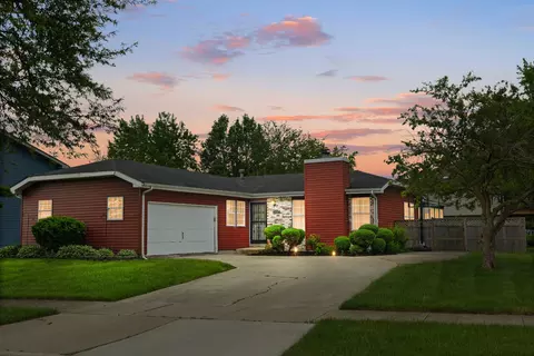 5733 Woodgate Dr, Matteson, IL 60443