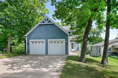 132 Longwood Dr, Ingleside, IL 60041