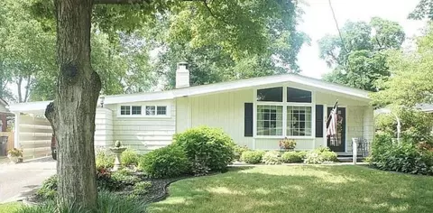 44 Marberry Dr, Metropolis, IL 62960