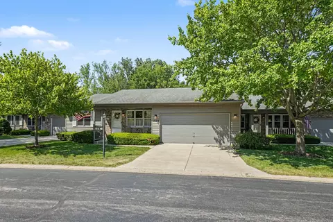 1975 Sandy Creek Dr, Elgin, IL 60123