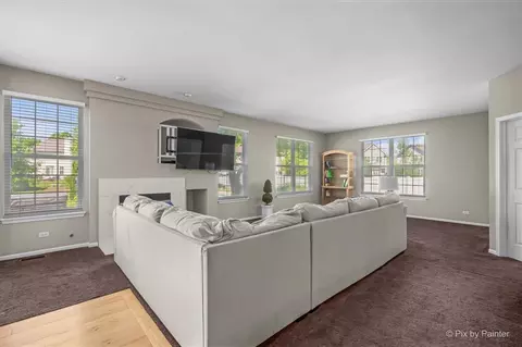 Living - 142 Augusta Ln, Cary, IL 60013 photo 5 of 6