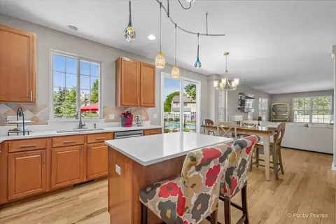 Kitchen - 142 Augusta Ln, Cary, IL 60013 photo 4 of 5