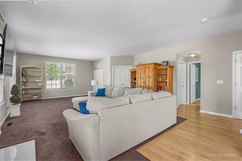 Living - 142 Augusta Ln, Cary, IL 60013 photo 4 of 6