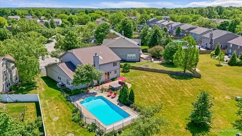 View/Area - 142 Augusta Ln, Cary, IL 60013 photo 4 of 6
