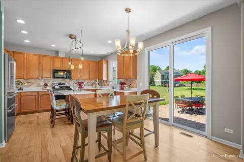 Kitchen - 142 Augusta Ln, Cary, IL 60013 photo 5 of 5