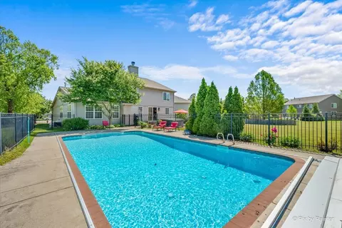 Exterior - 142 Augusta Ln, Cary, IL 60013 photo 9 of 10