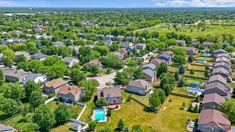 View/Area - 142 Augusta Ln, Cary, IL 60013 photo 6 of 6