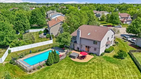 View/Area - 142 Augusta Ln, Cary, IL 60013 photo 2 of 6