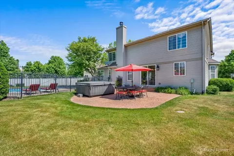 Exterior - 142 Augusta Ln, Cary, IL 60013 photo 5 of 10