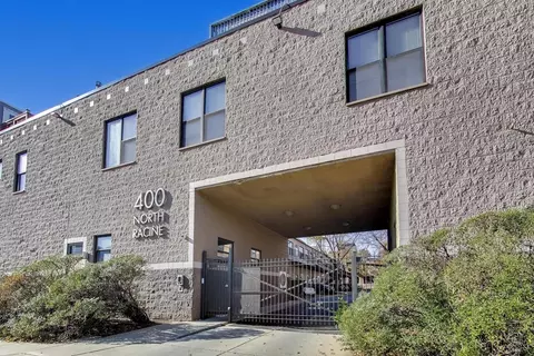 400 N Racine Ave #204, Chicago, IL 60642