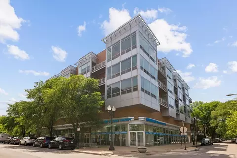 3920 N Sheridan Rd #311, Chicago, IL 60613