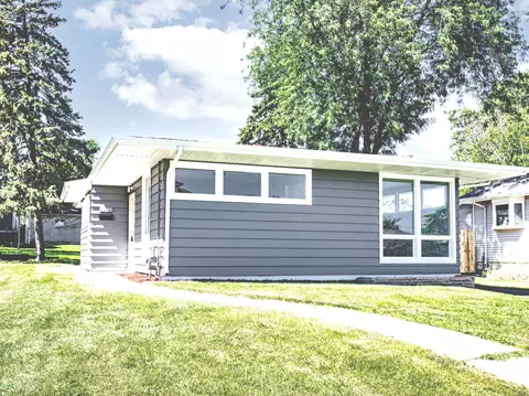 1911 N Hickory St, Crest Hill, IL 60403