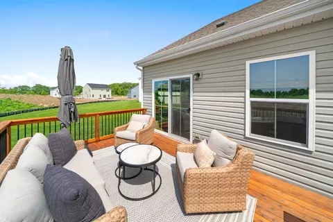 Exterior - 1306 S Wind Dr, Sandwich, IL 60548 photo 4 of 8
