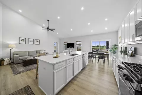 Kitchen - 1306 S Wind Dr, Sandwich, IL 60548 photo 3 of 4