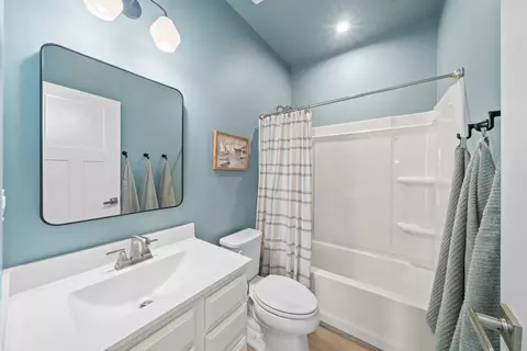 Bath - 1306 S Wind Dr, Sandwich, IL 60548 photo 1 of 2