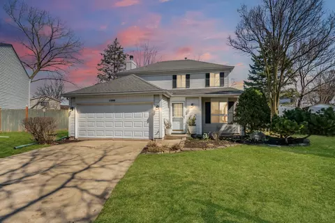 1008 Churchill Dr, Naperville, IL 60563