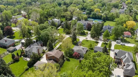 View/Area - 1419 E Forest Ave, Wheaton, IL 60187 photo 3 of 5