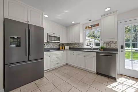 Kitchen - 1419 E Forest Ave, Wheaton, IL 60187 photo 4 of 5