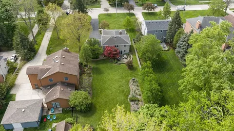 View/Area - 1419 E Forest Ave, Wheaton, IL 60187 photo 1 of 5