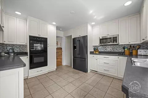 Kitchen - 1419 E Forest Ave, Wheaton, IL 60187 photo 2 of 5
