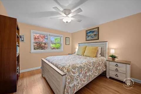 Bedroom - 1419 E Forest Ave, Wheaton, IL 60187 photo 3 of 3