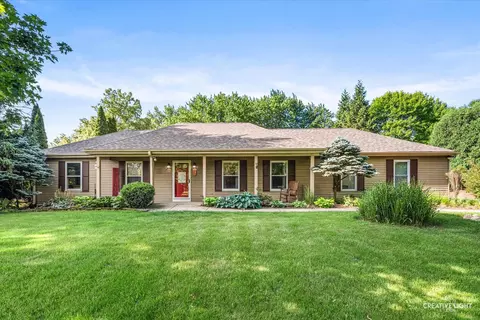 44 W043 Fox Wilds Dr, Saint Charles, IL 60175