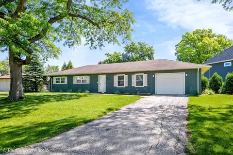 5547 S Bruner St, Hinsdale, IL 60521