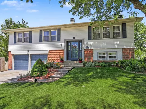 1350 Nottingham Ln, Hoffman Estates, IL 60169