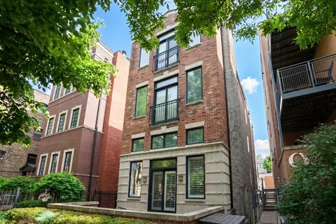 929 W George St #3, Chicago, IL 60657