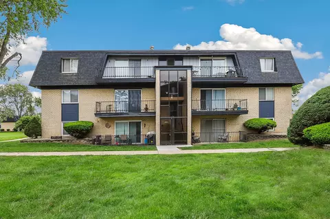 11112 S 84th Ave #1B, Palos Hills, IL 60465