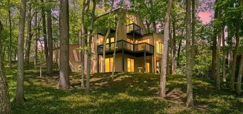 1309 Wildwood Ln, Mahomet, IL 61853