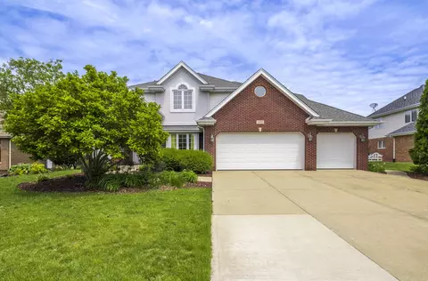 1071 Yamma Rdg, New Lenox, IL 60451