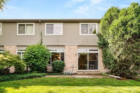 Exterior - 2158 W Adobe Dr, Addison, IL 60101 photo 2 of 4
