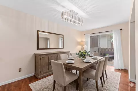 Dining - 915 Royal Dr #A3, Mchenry, IL 60050 photo 1 of 2