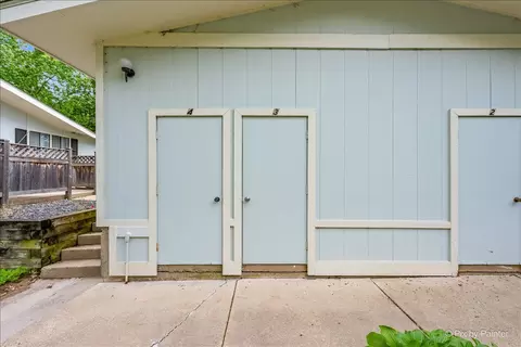 Exterior - 915 Royal Dr #A3, Mchenry, IL 60050 photo 6 of 8